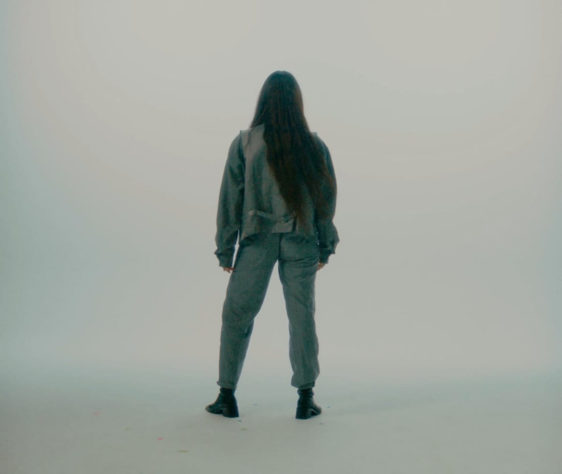 Still from Eefje de Visser — Beeld Hangt Stil