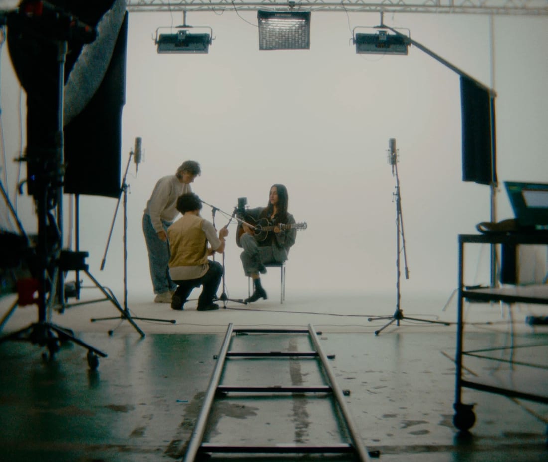 Still from Eefje de Visser — Beeld Hangt Stil
