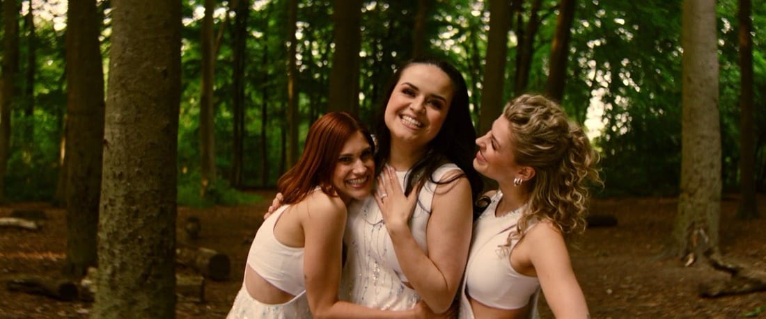 Still from K3 — Goden