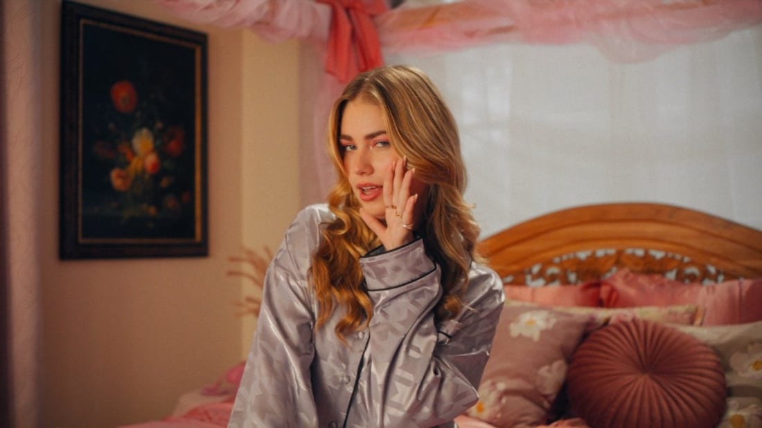 Frame from Roxy Dekker — Satisfyer