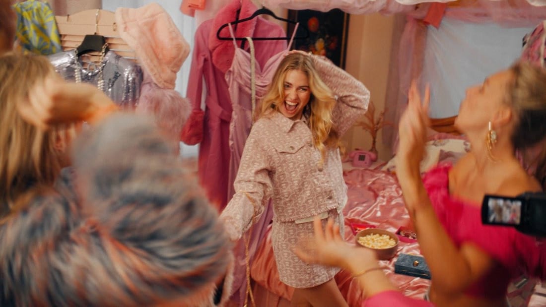 Still from Roxy Dekker — Satisfyer