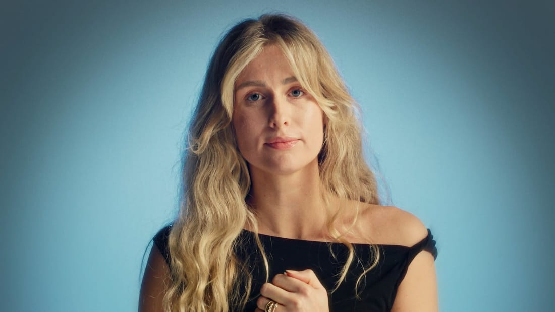 Still from Zoë Livay — Patronen