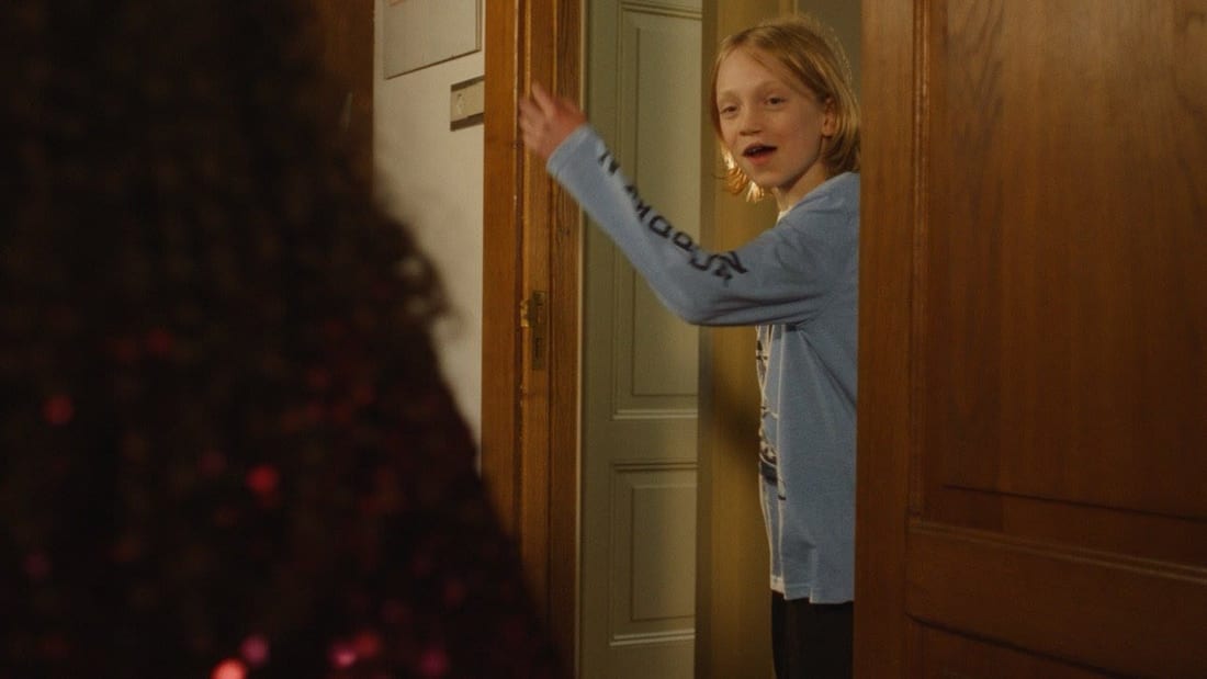 Still from Zoë Livay & Snelle — Ik Zing