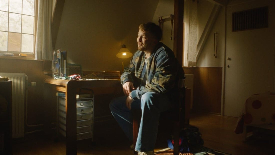 Still from Zoë Livay & Snelle — Ik Zing
